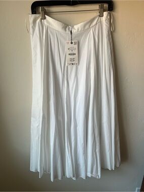 White Women's A-Line Midi Skirt by Zara Size M